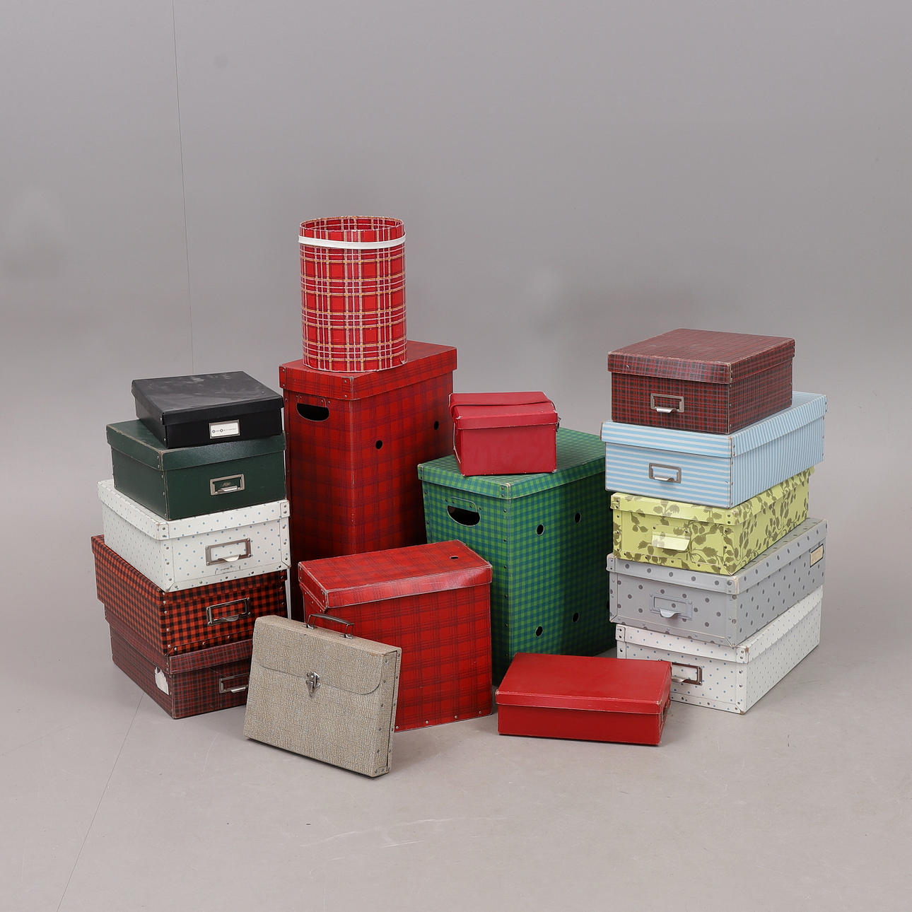 CARTONS/BOXES, 17 pcs, hardboard.