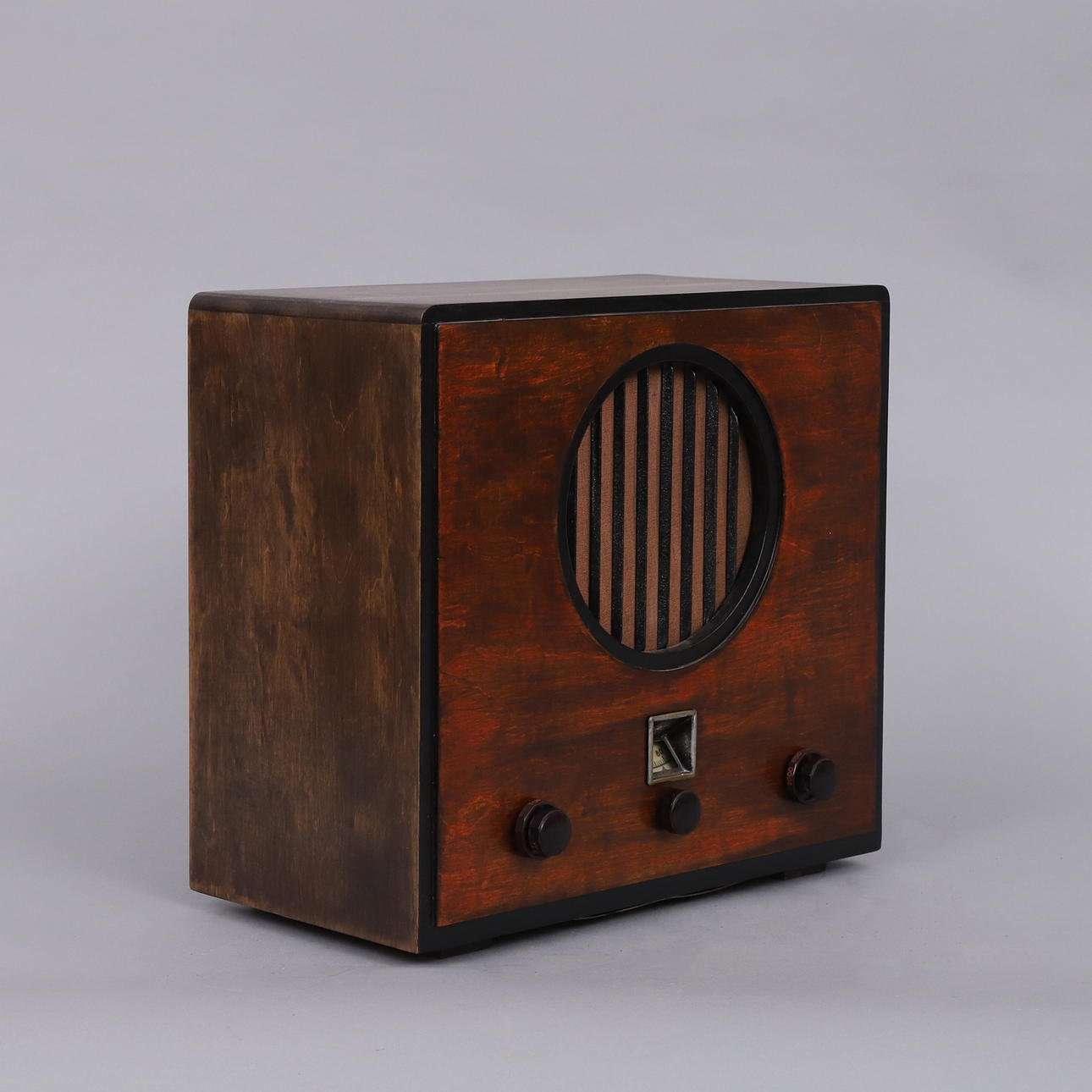 RADIO, 1930.