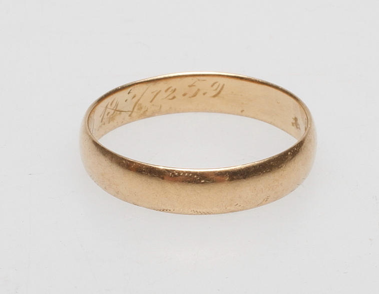 RING, 18k guld, vikt ca 2,9 gr.