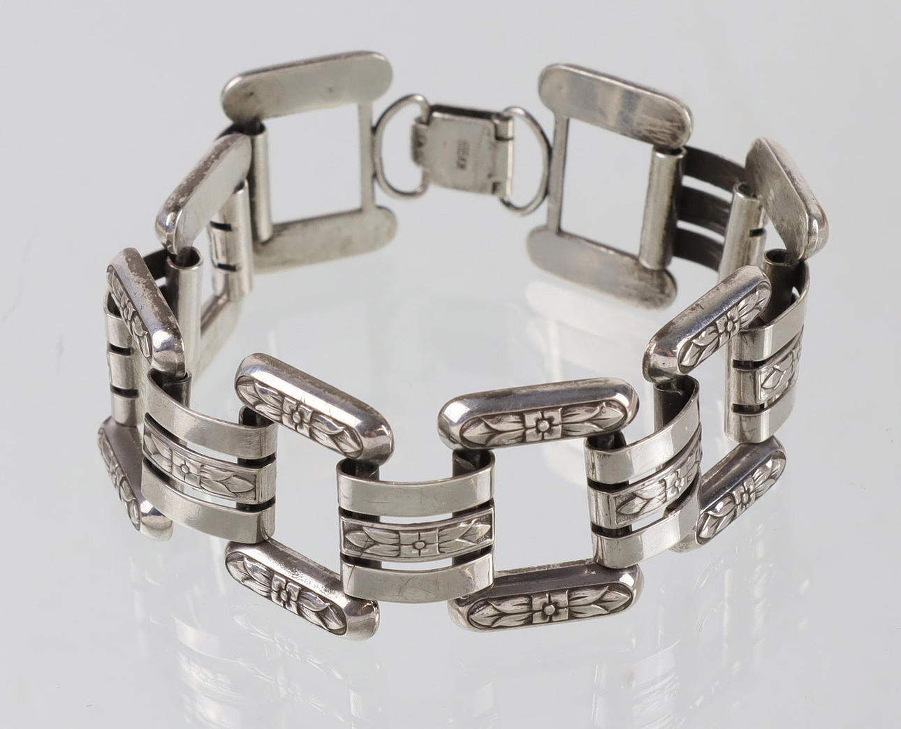 ARMBAND MIT FLORAL GRAVUR, SILBER 835.