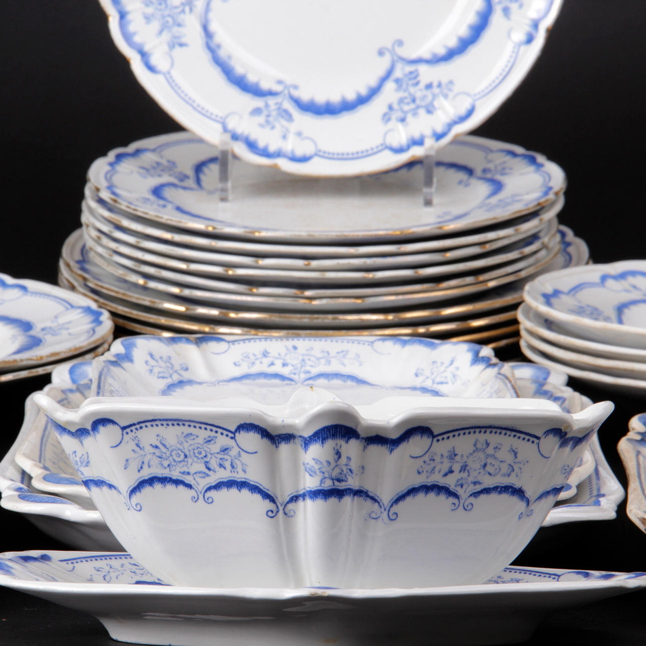 MATSERVISDELAR, 23 delar, "rococo", Gustavsberg.