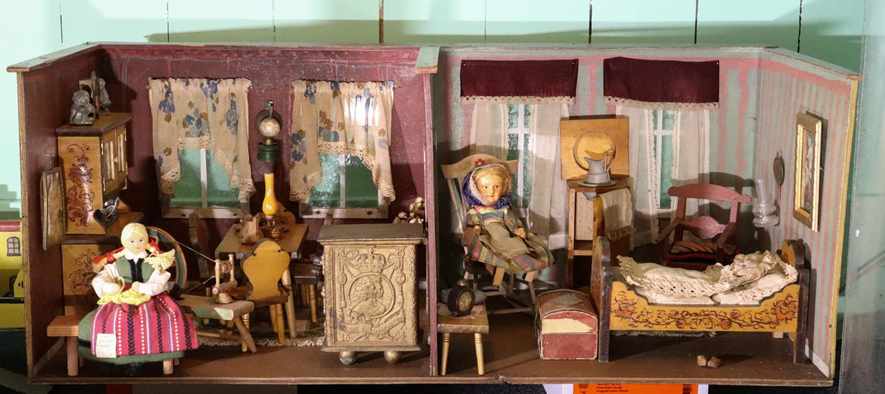 DOCKHUS, lägenhet, 2 rum med kamin.