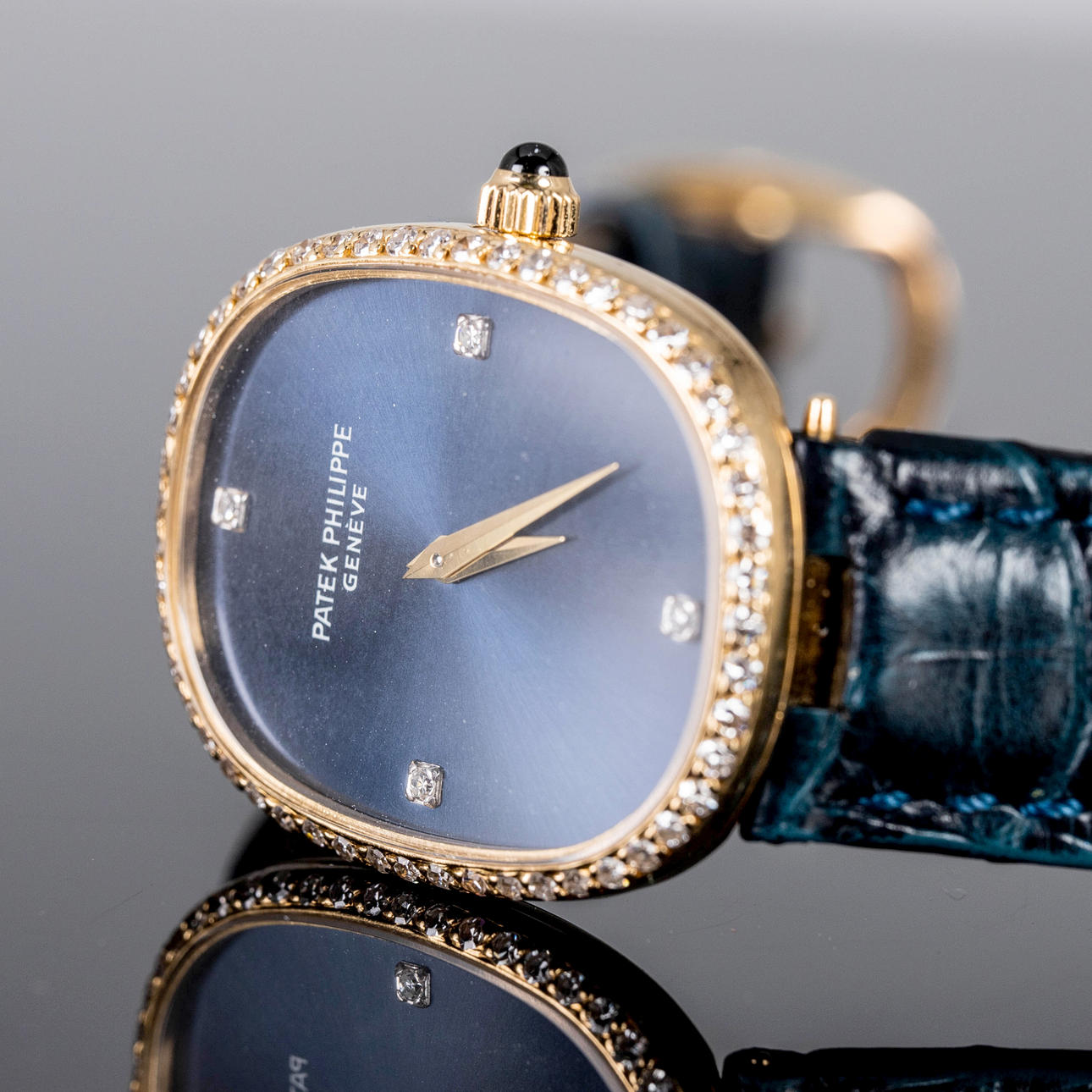 Patek Philippe naisten rannekello.