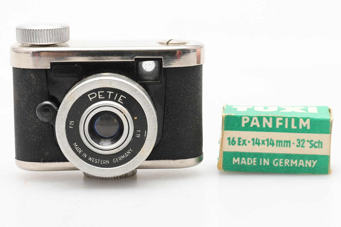 A PETIE MINIATURE CAMERA.