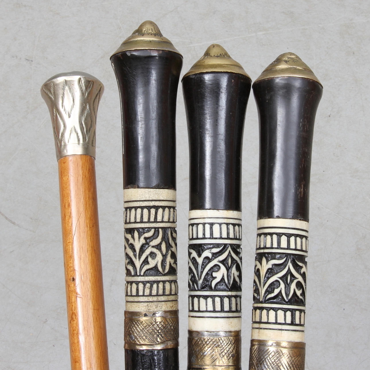 KÄPPAR 4 st varav 3 värjkäppar, orientaliska, 1900-tal.