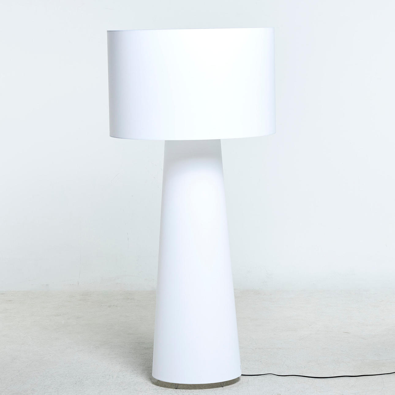 MARCEL WANDERS. floor lamp, "Big Shadow", designed in 1998, for Cappellini, two light points, structure in chromed metal, covered in white fabric.
