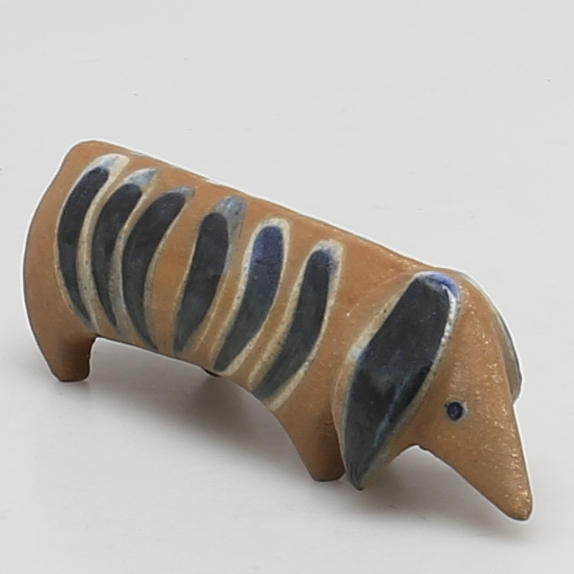 LISA LARSON. Figurin "Tax" Stengods. Gustavsberg.