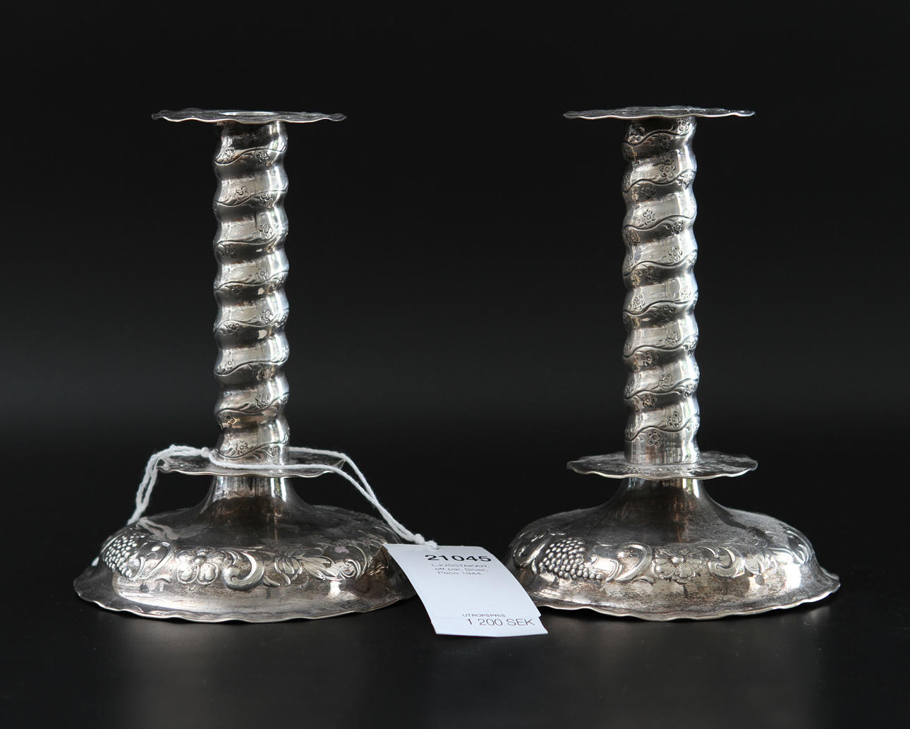LJUSSTAKAR, ett par, Silver, Peco 1944.