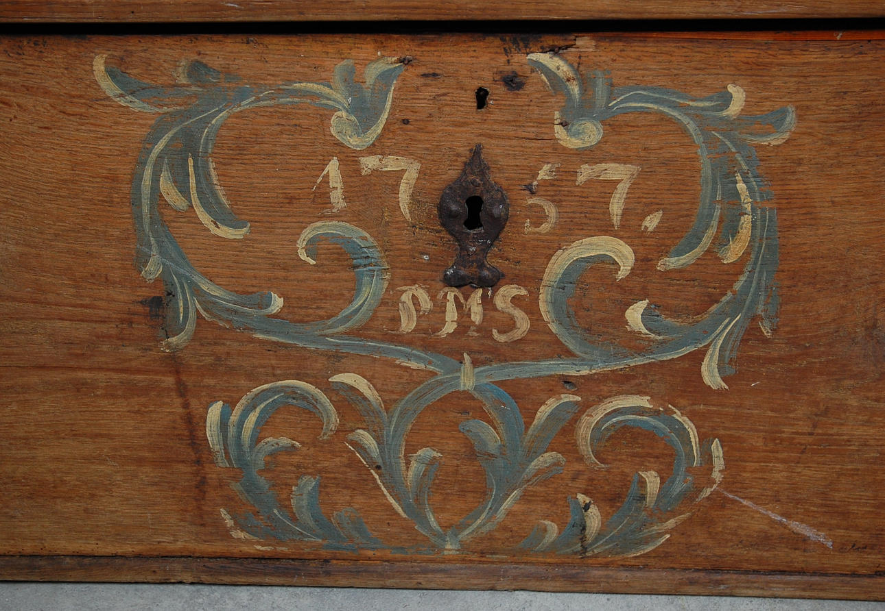 KISTA, Vitaby, Österlen, originalmålad, målad av kyrkomålaren,Torsten Wennerberg, märkt PMS 1757.