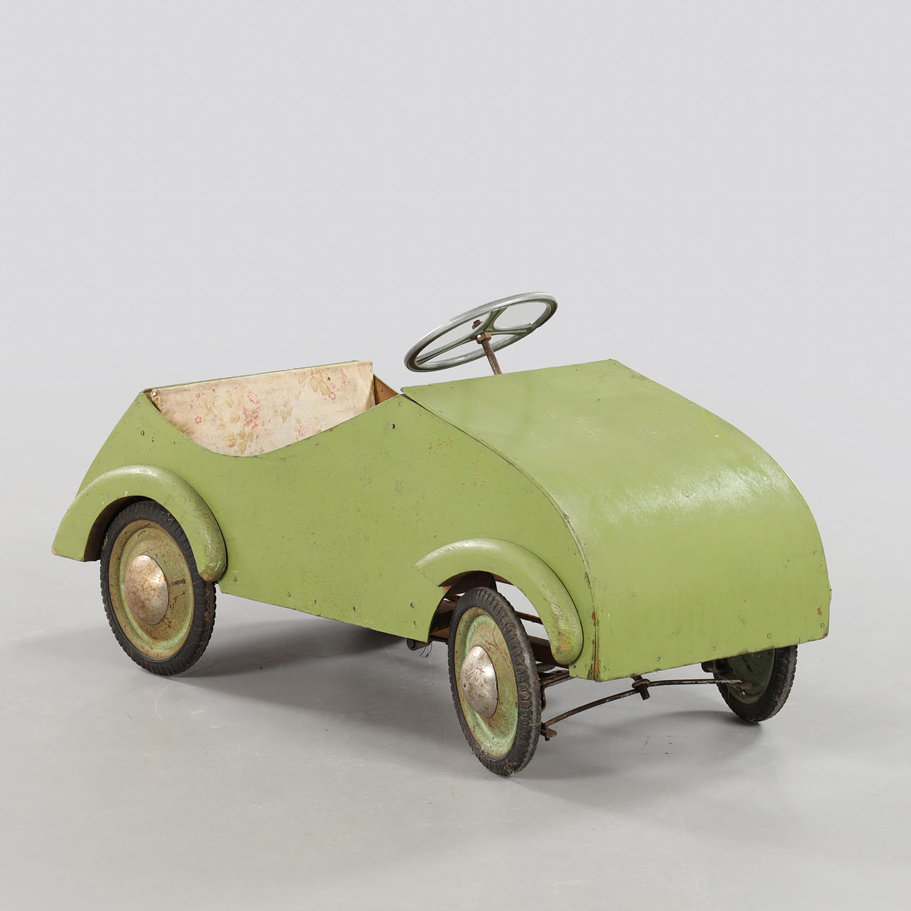 TRAMPBIL, años 40, pintado.