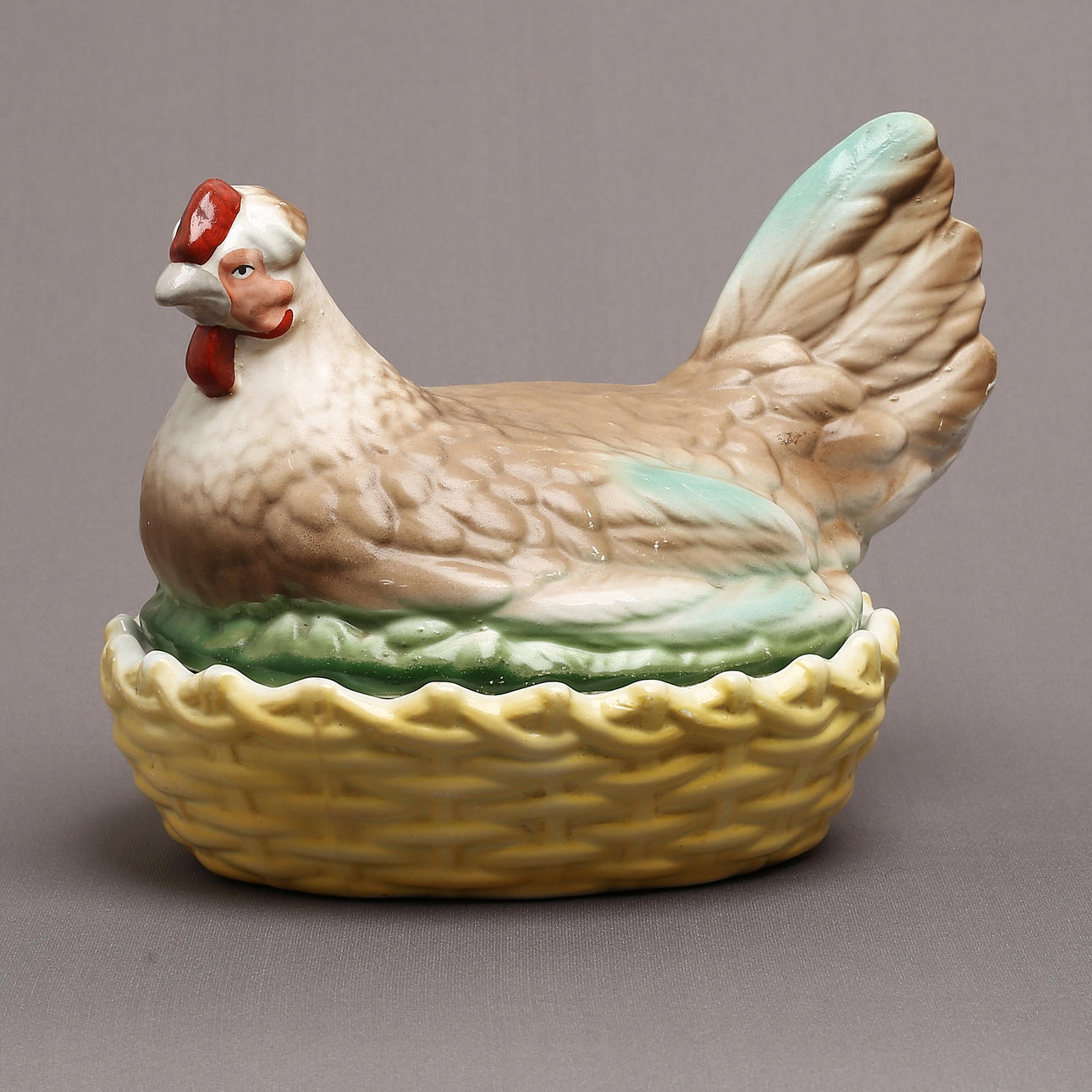 ÄGGHÖNA, keramik, 1900-tal.