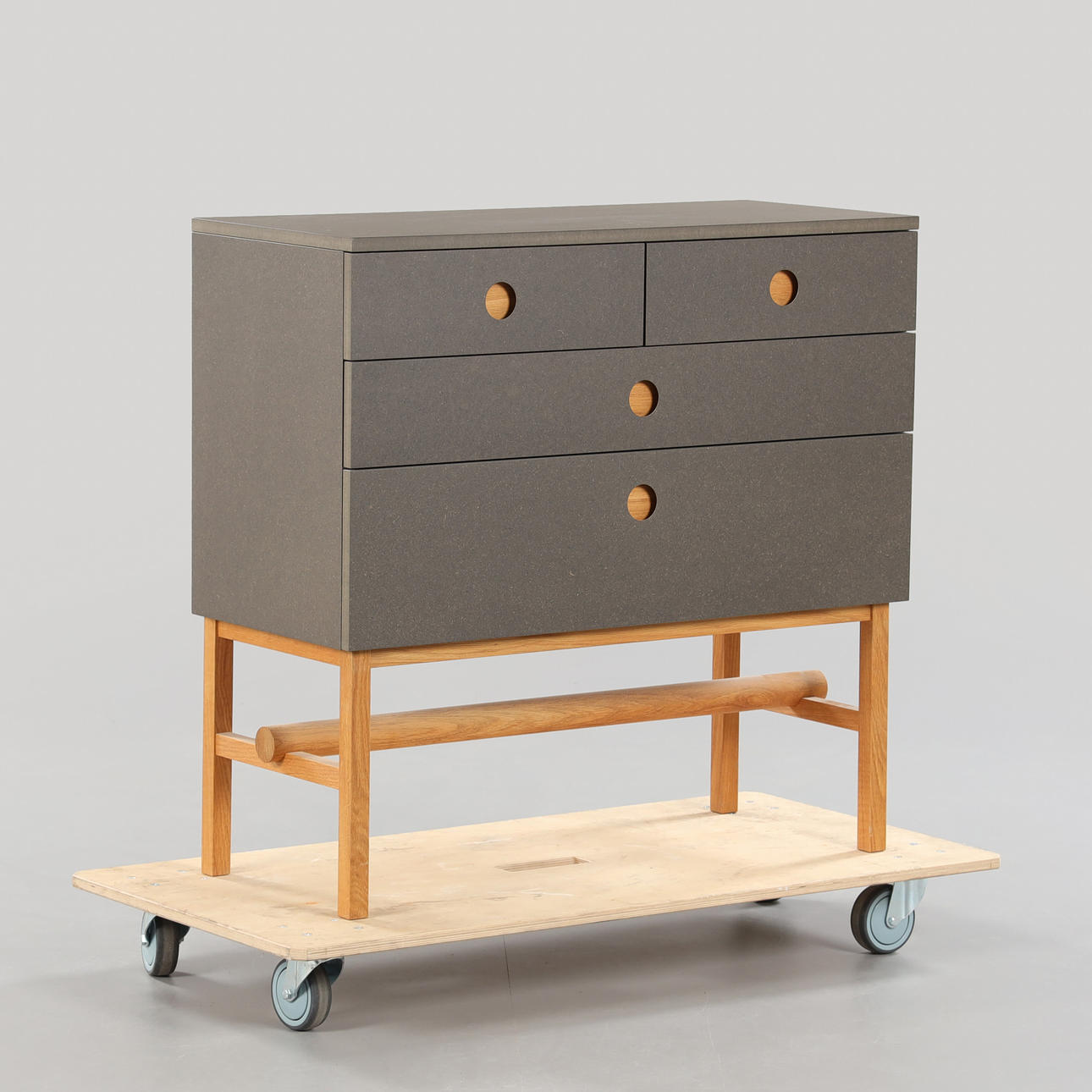 SARA LARSON. "Keep storage", Kommode, A2-Designer.