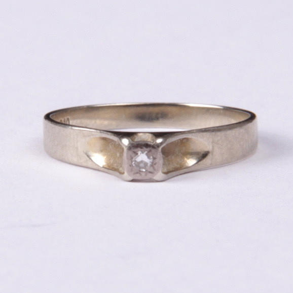 RING, med sten, 18k vitguld, Pettersson Ab Olof, Stockholm, 1977.