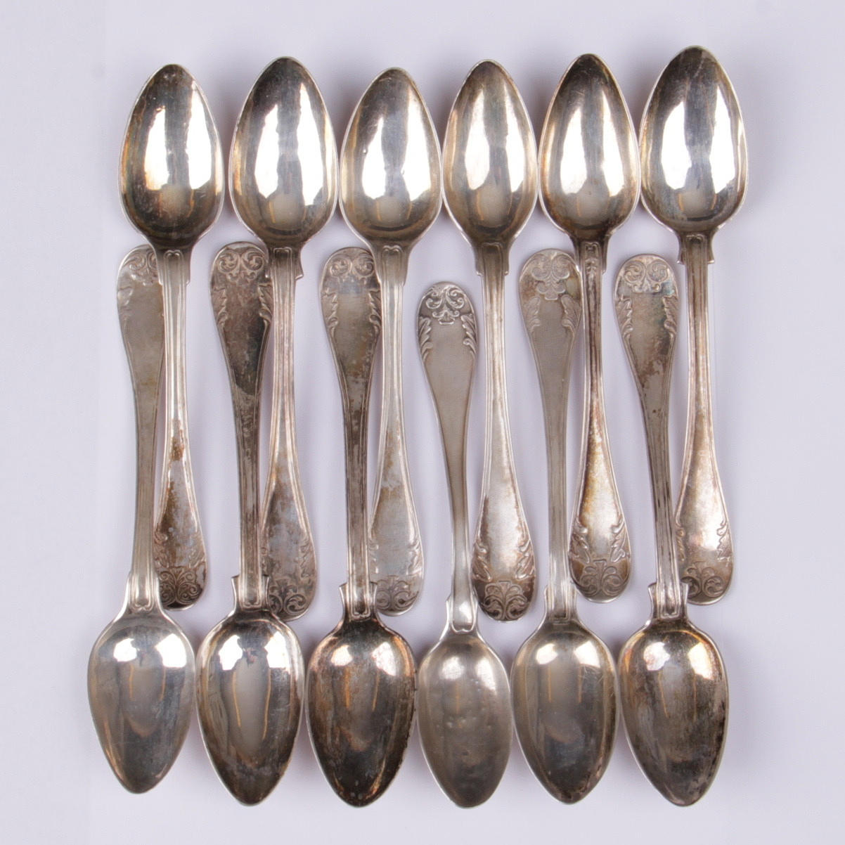 TESKEDAR, 12 st. Silver, "franska liljan", 1800-tal, vikt 211 gram.