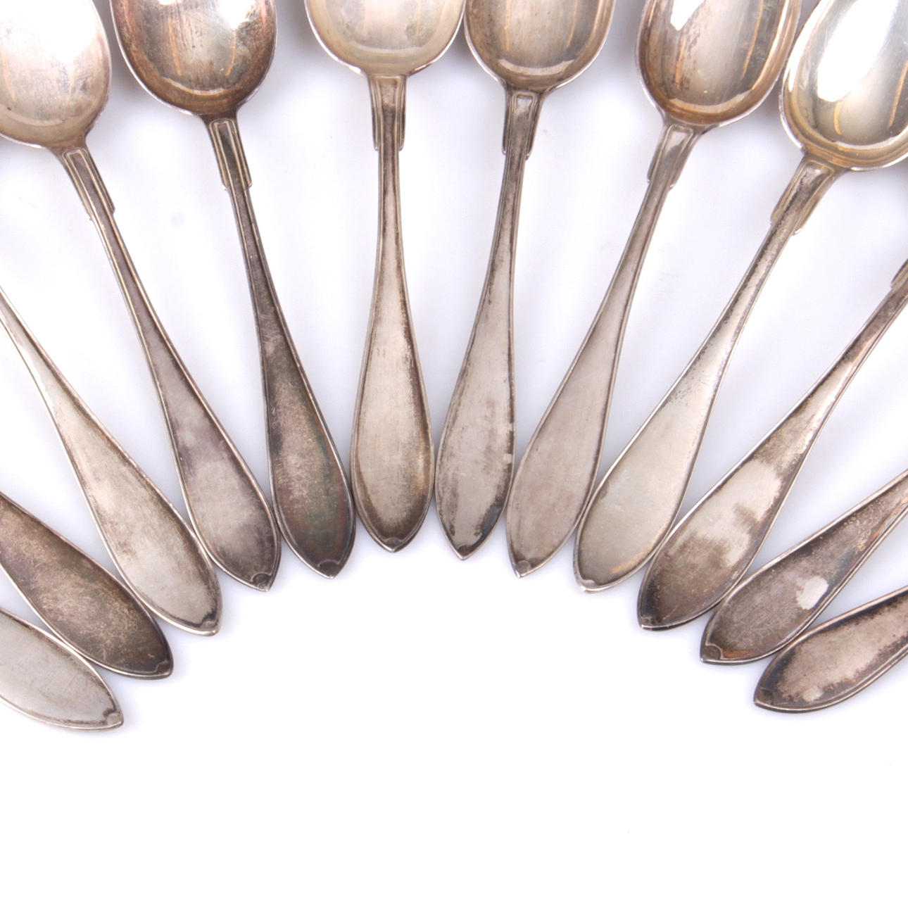 SKEDAR, 12 st. Silver, "svensk spets", delvis A G Dufva, GAB, Stockholm, vikt 742 gram.