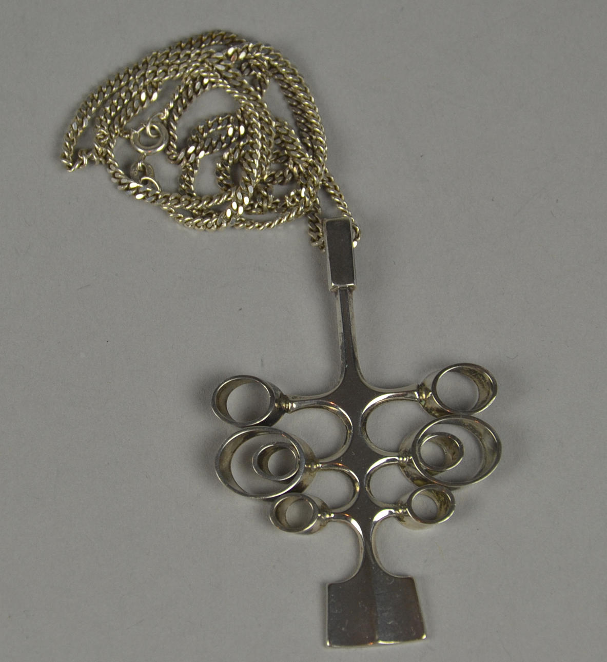 DAVID ANDERSEN. Norge halsband med hänge.