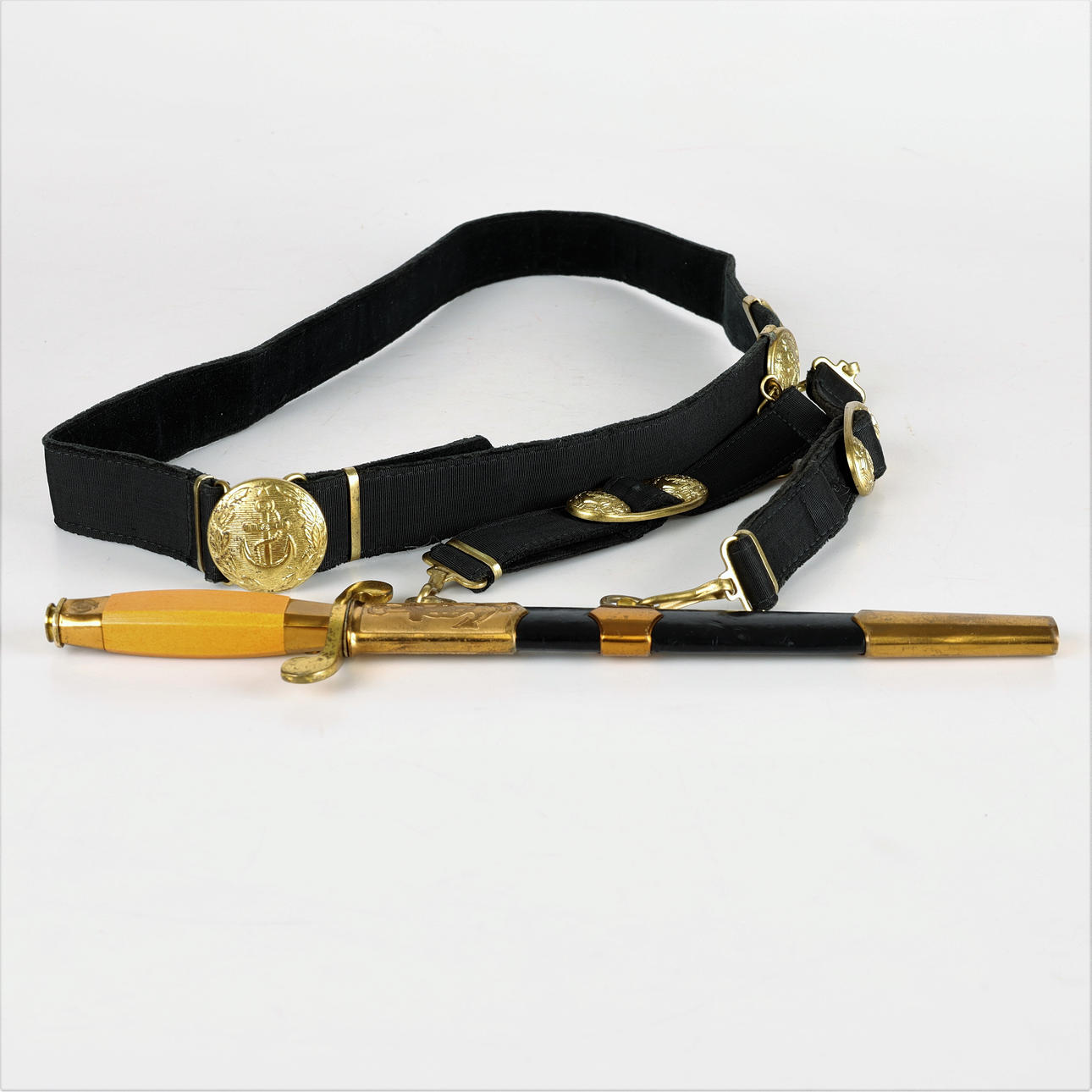 MARINEOFFIZIERSABZEICHEN MIT EINHEITSGÜRTEL, UdSSR 1972.