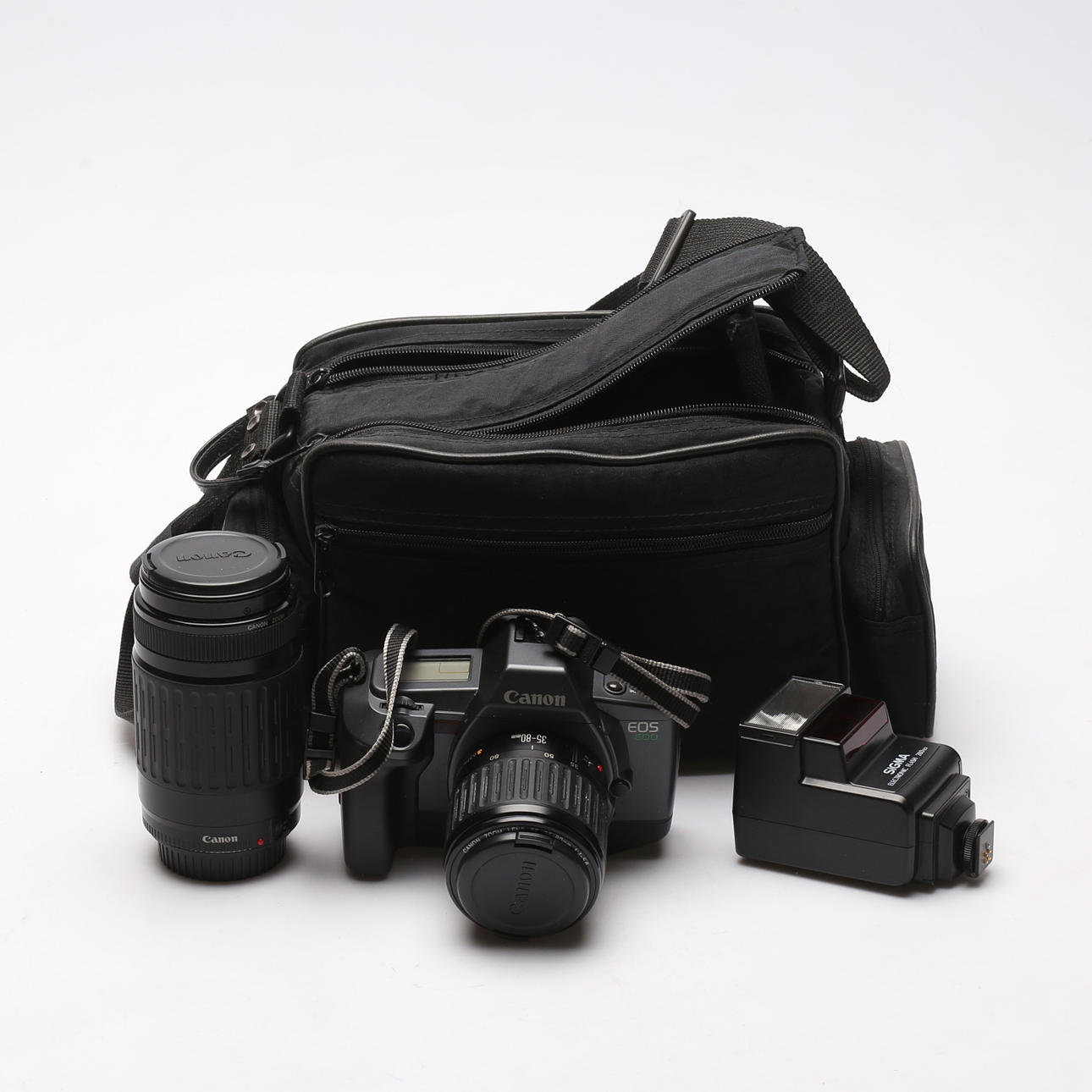 SYSTEM CAMERA, Canon EOS 600 with accessories.