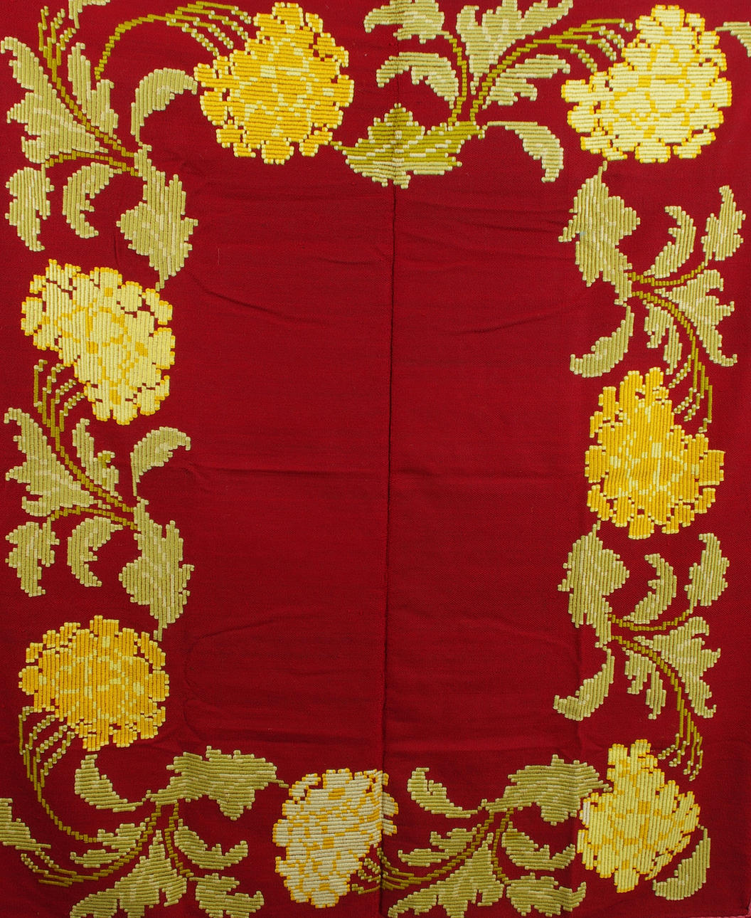 DUK samt bonad, broderade, jugend.