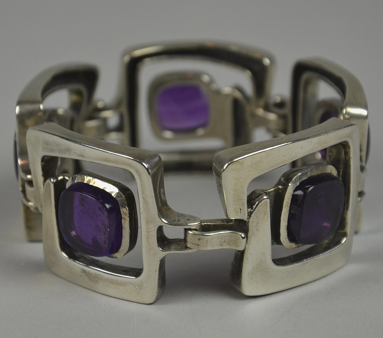 ARMBAND, silver med ametister.