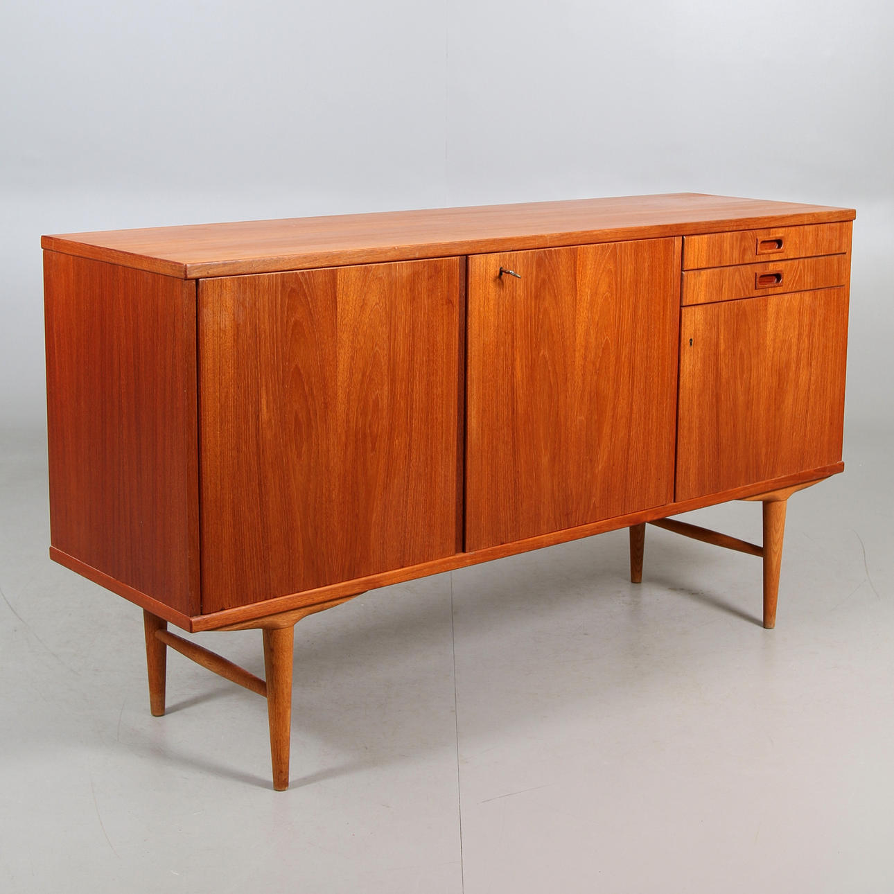 SIDEBOARD, teak, 1950s/60s.
