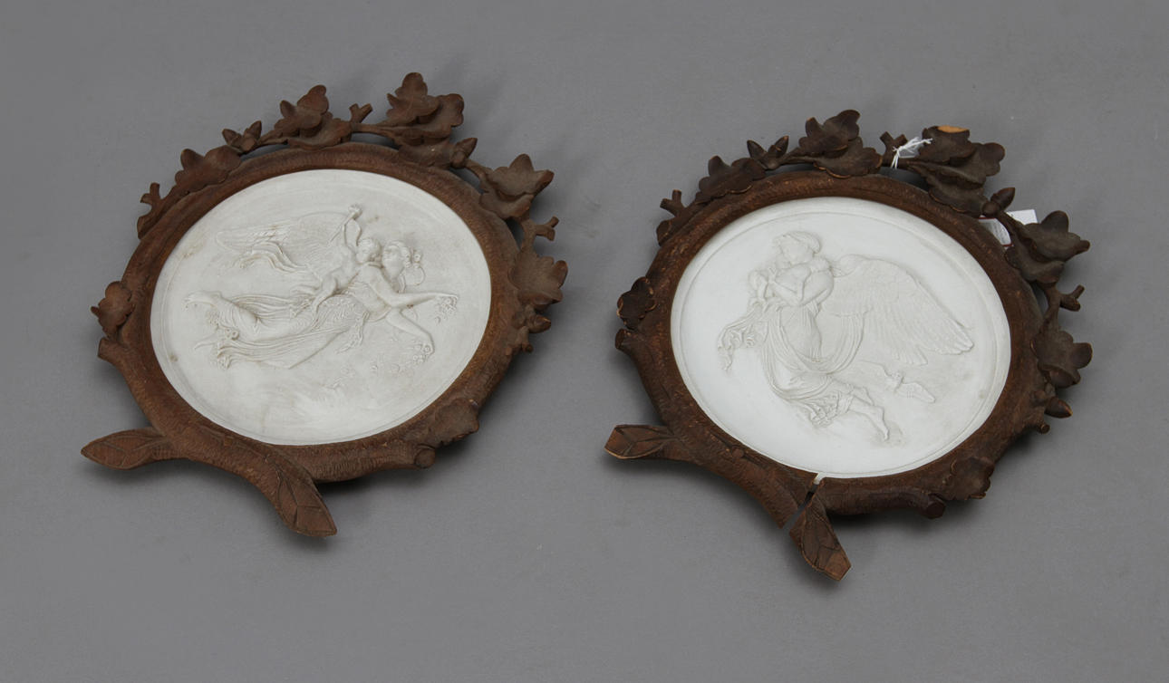 VÄGGPLAKETTER, ett par, Parian, 1900-talets slut.