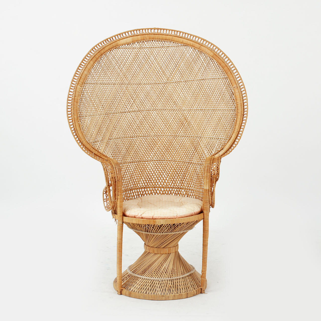SILLA BASKET, modelo pavo real.