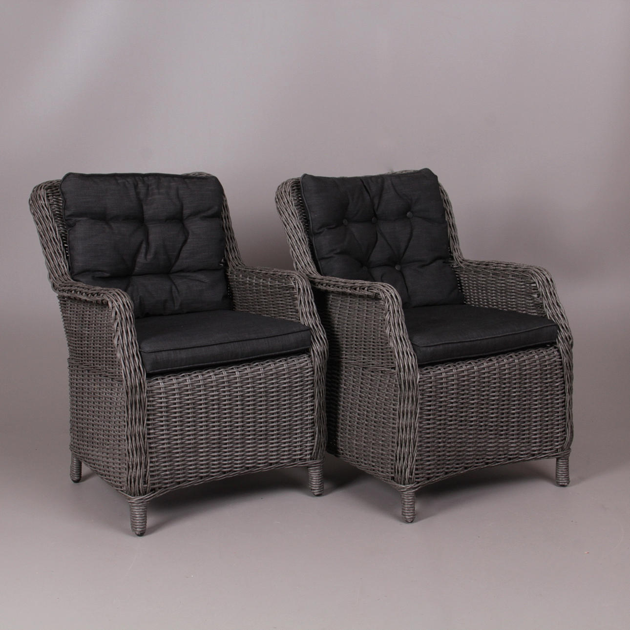 FÅTÖLJER, 2 st. "Venedig", konstrotting, Mellby Garden, samtida.