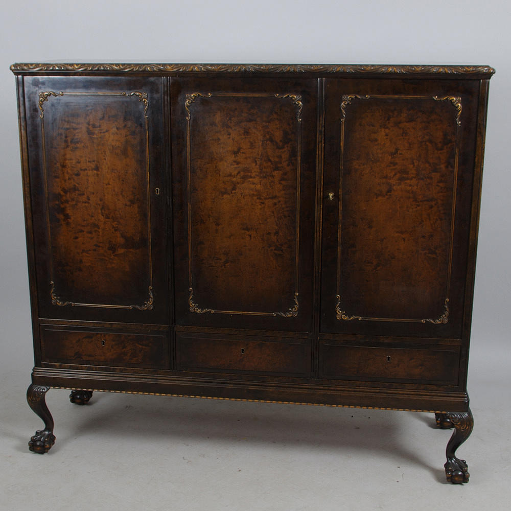 MATSALSSKÅP, bonad björk, chippendalestil.