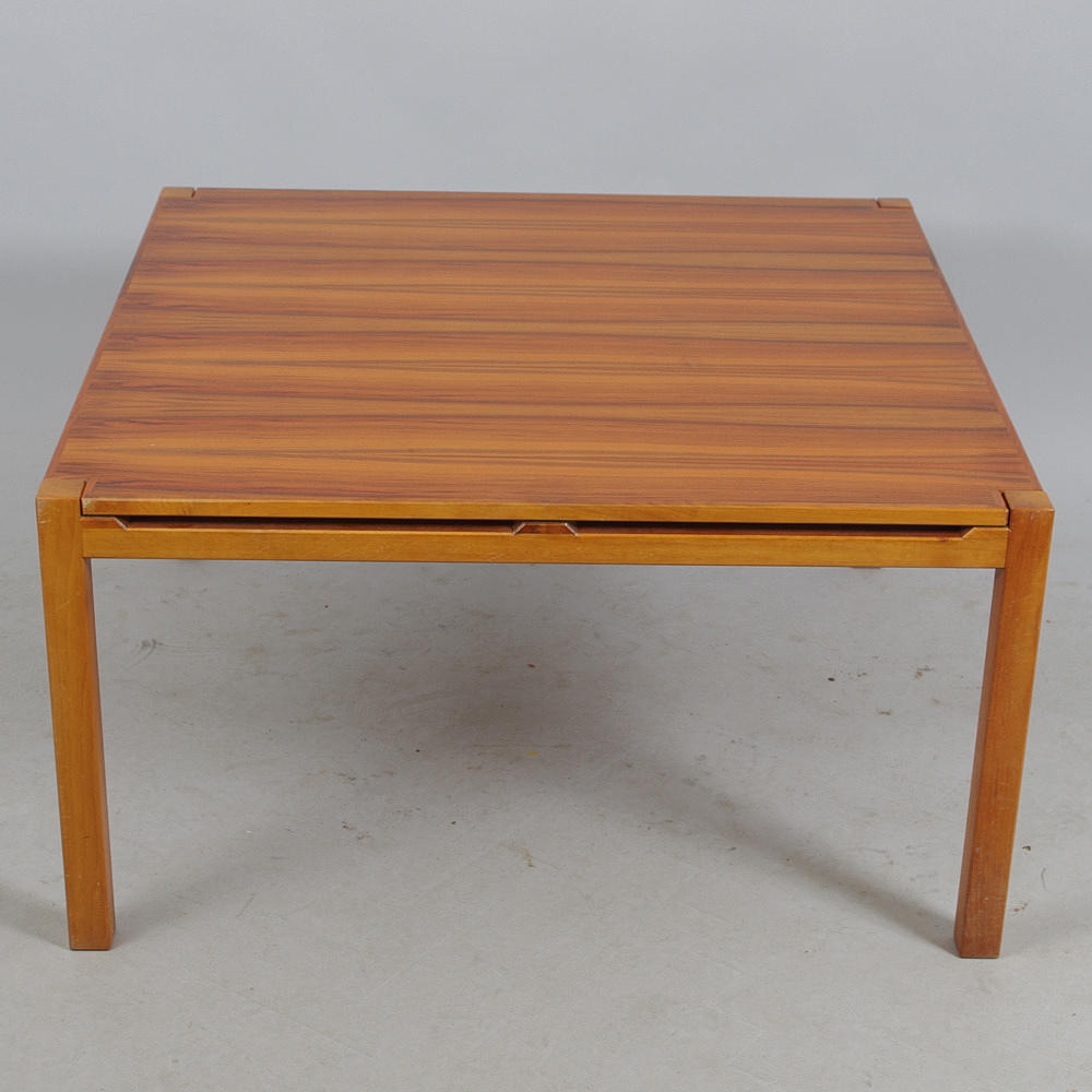 SOFFBORD med vändbar skiva, 1900-talets andra hälft.