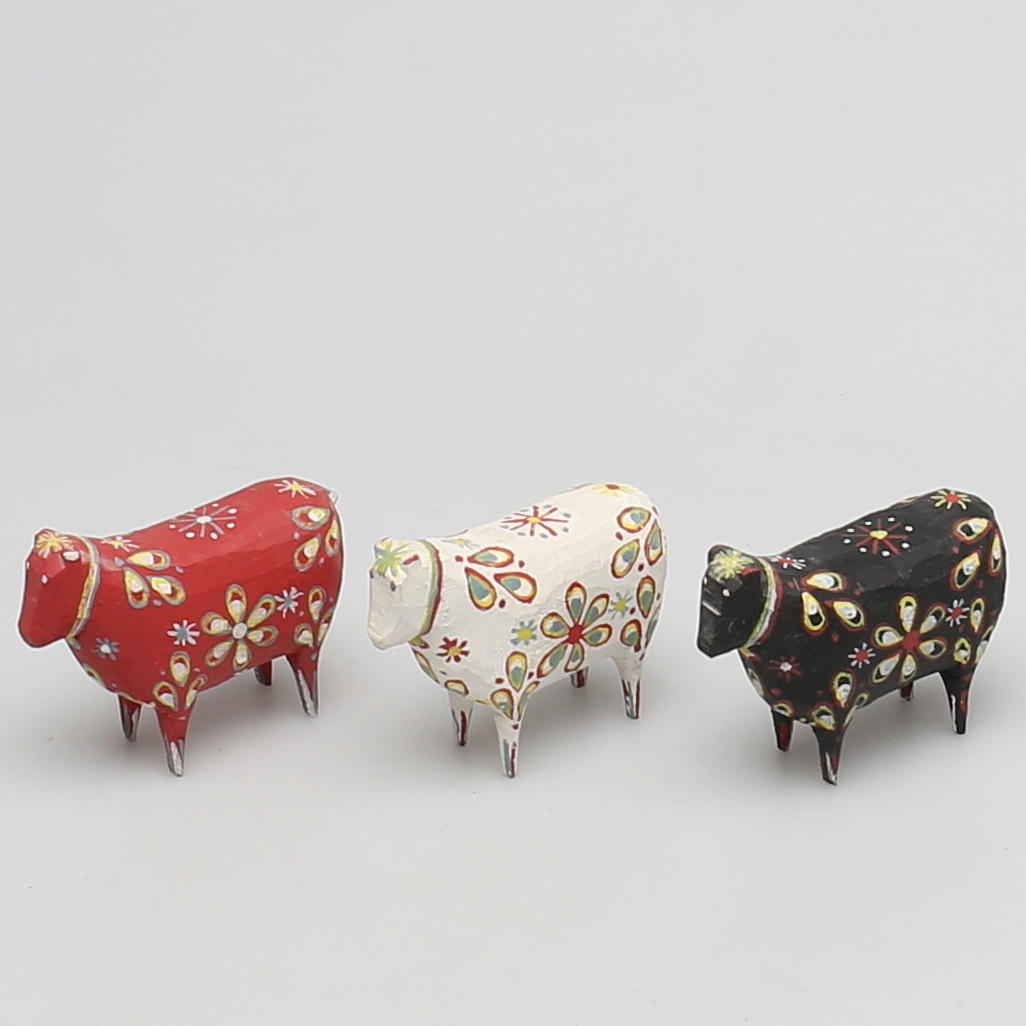 FIGURINER i trä. 3 st. Soldtackan, Lars Håll och Bertil Berglind, Sollerön. 1952.