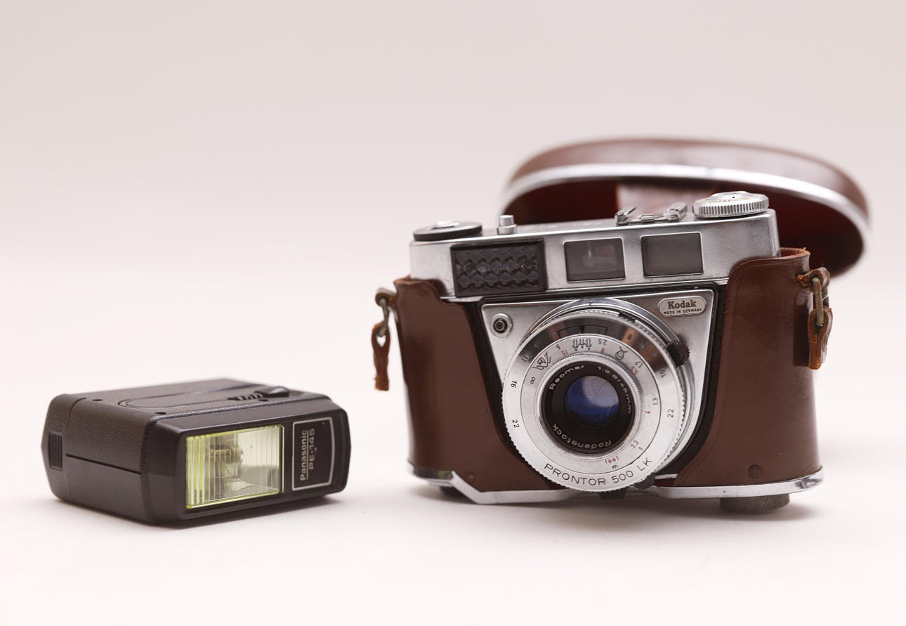 KODAK RETINETTE 1B CAMERA, Panasonic PE-145 Flash, 1960s. Photo