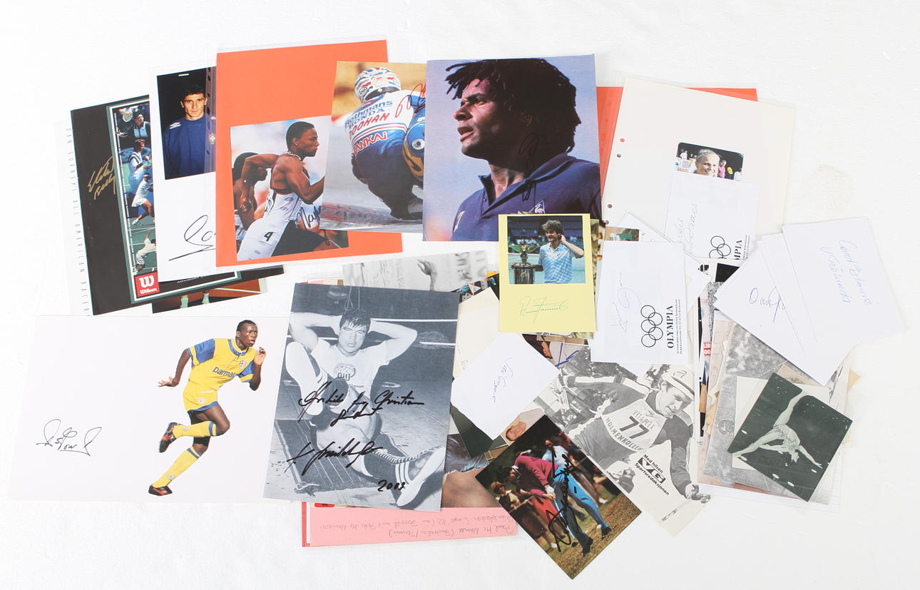 PARTI AUTOGRAFER samt IDOLBILDER, ej identifierade, ca 100 st (2).