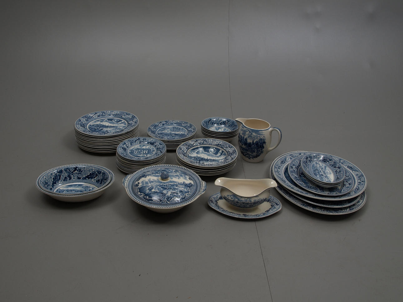 MATSERVIS, porslin, 56 delar, "Historic America", Johnson Bros, England.