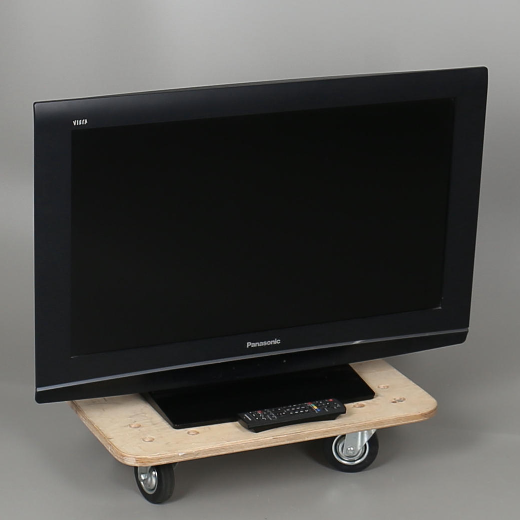 TV. Panasonic Viera TX32Led8S. LCD. 32 Tum.