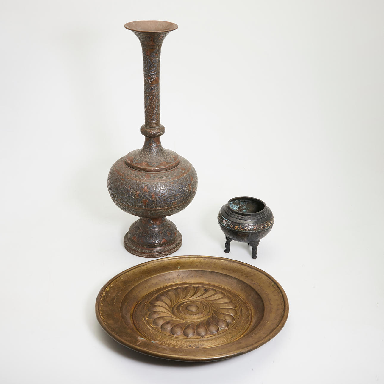 Røgelsebrænder, vase og skål, bronze, messing, Asien / Orient (3).