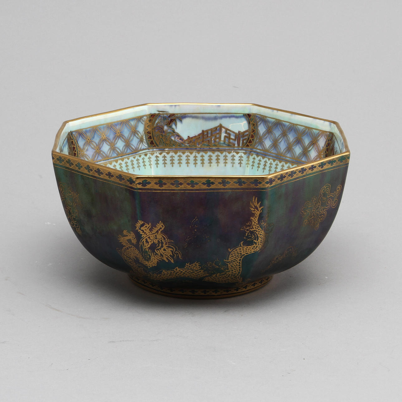 SKÅL, porslin, "lustre ware", Wedgewood, England, 1900-talets första del.