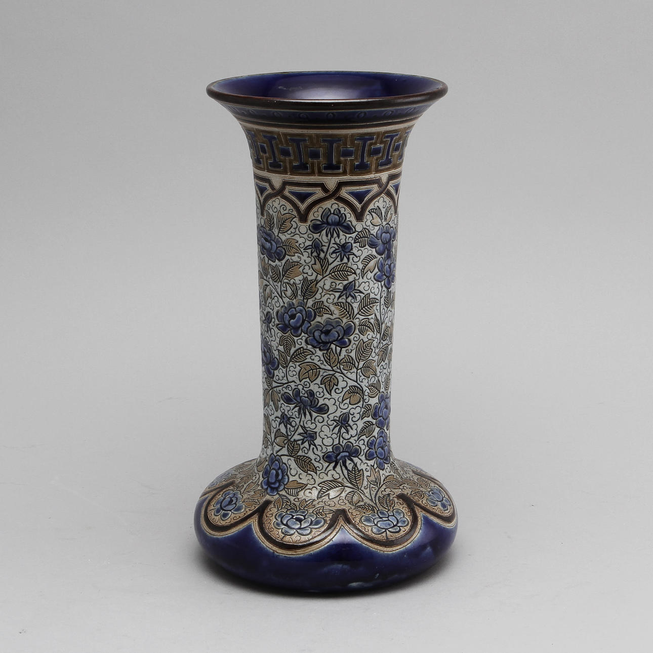 VAS, porslin, Annie Partridge, Royal Doulton, England, 1900-tal.