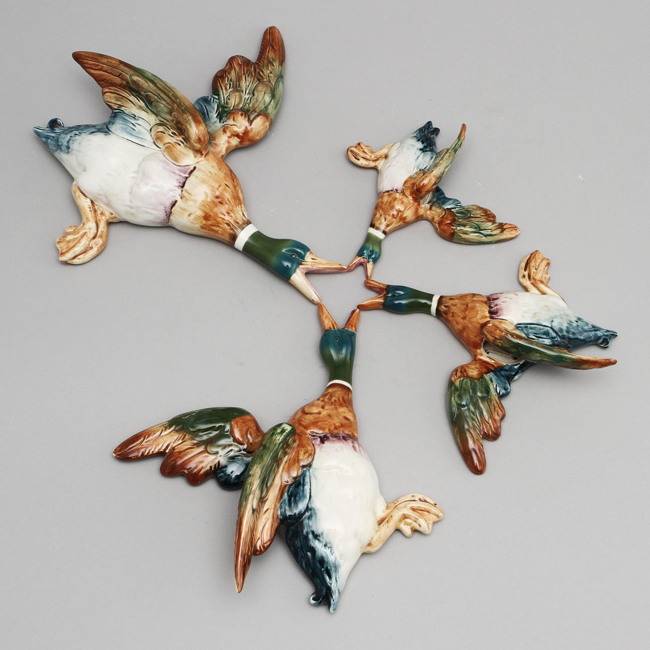 VÄGGVASER, 4 st, flintgods, Beswick, England, 1900-tal.