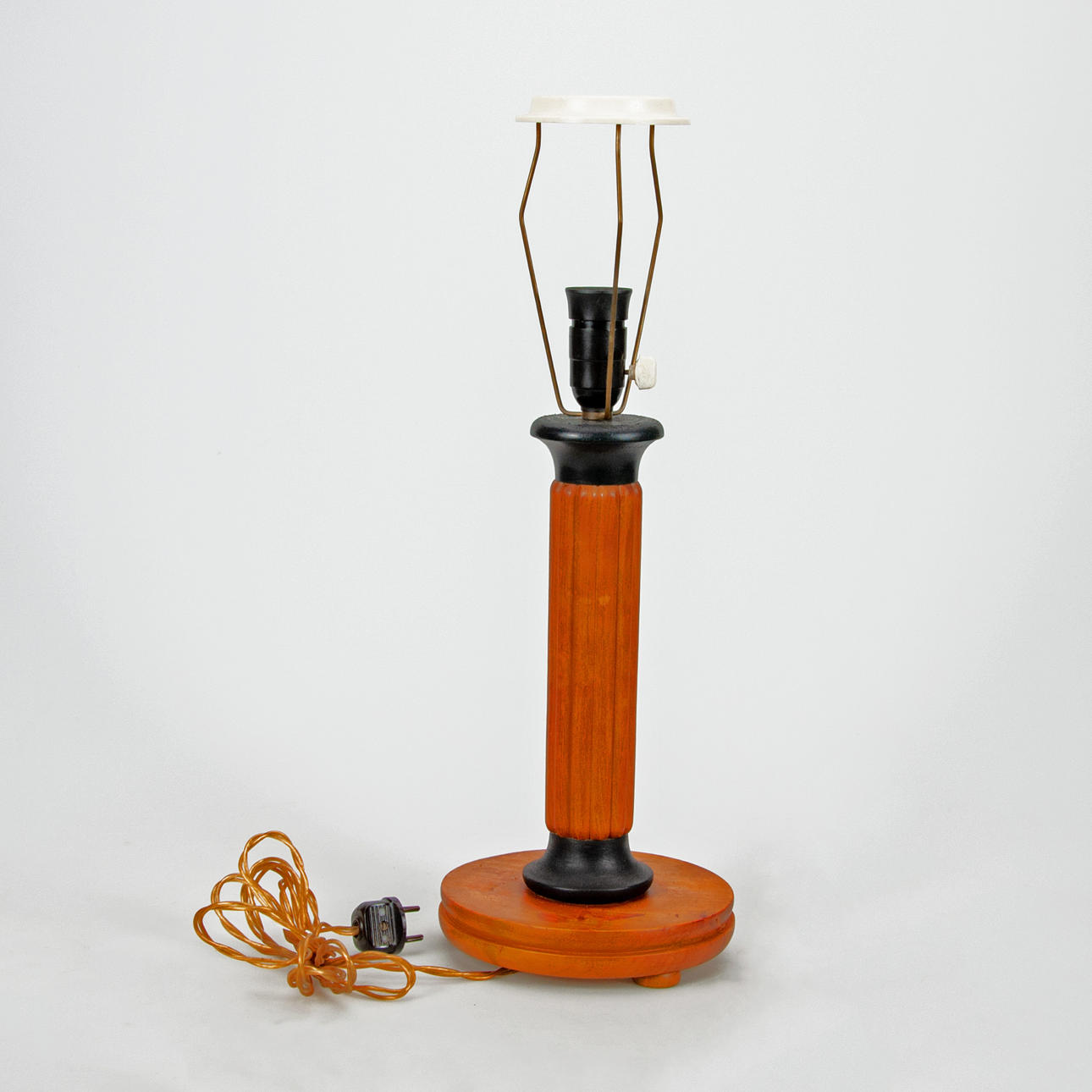 PÖYTÄVALAISIN. 40-50 luvut.