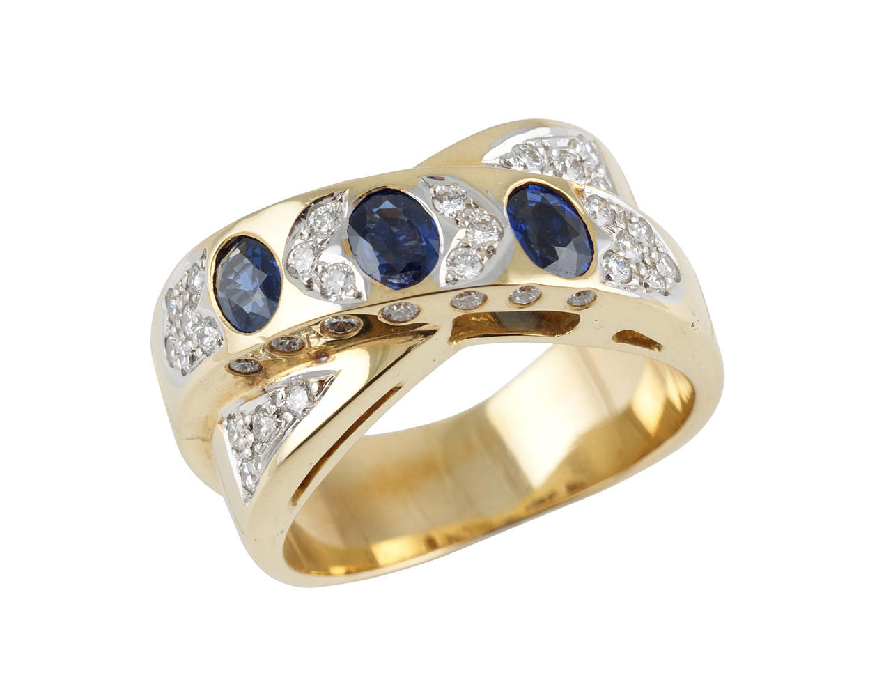 RING, 750 gulguld, 40 briljantslipade diamanter 0.59 ct, 3 safirer, ca. 14 g.