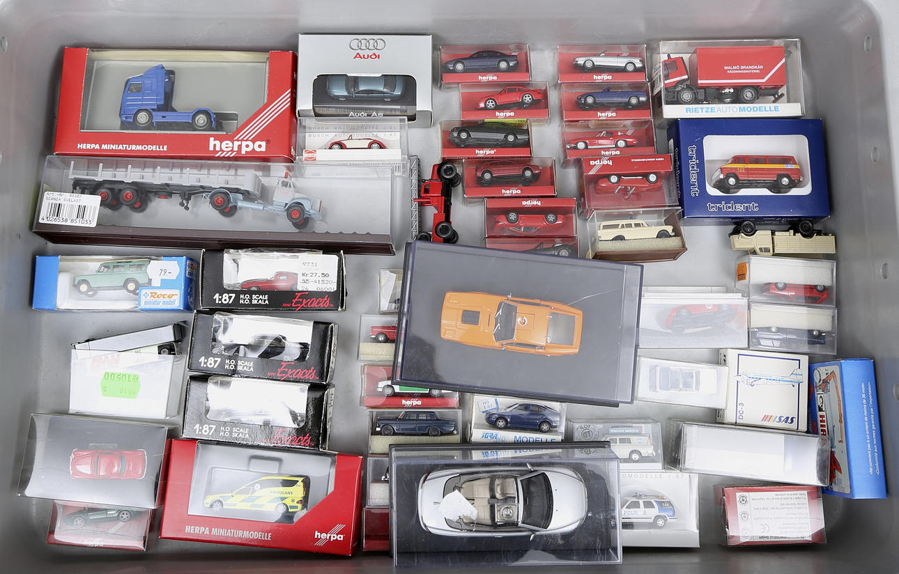 MODELLBILAR, ca. 50 st, bland annat Herpa, Roco, AMW, Monogram, Busch.