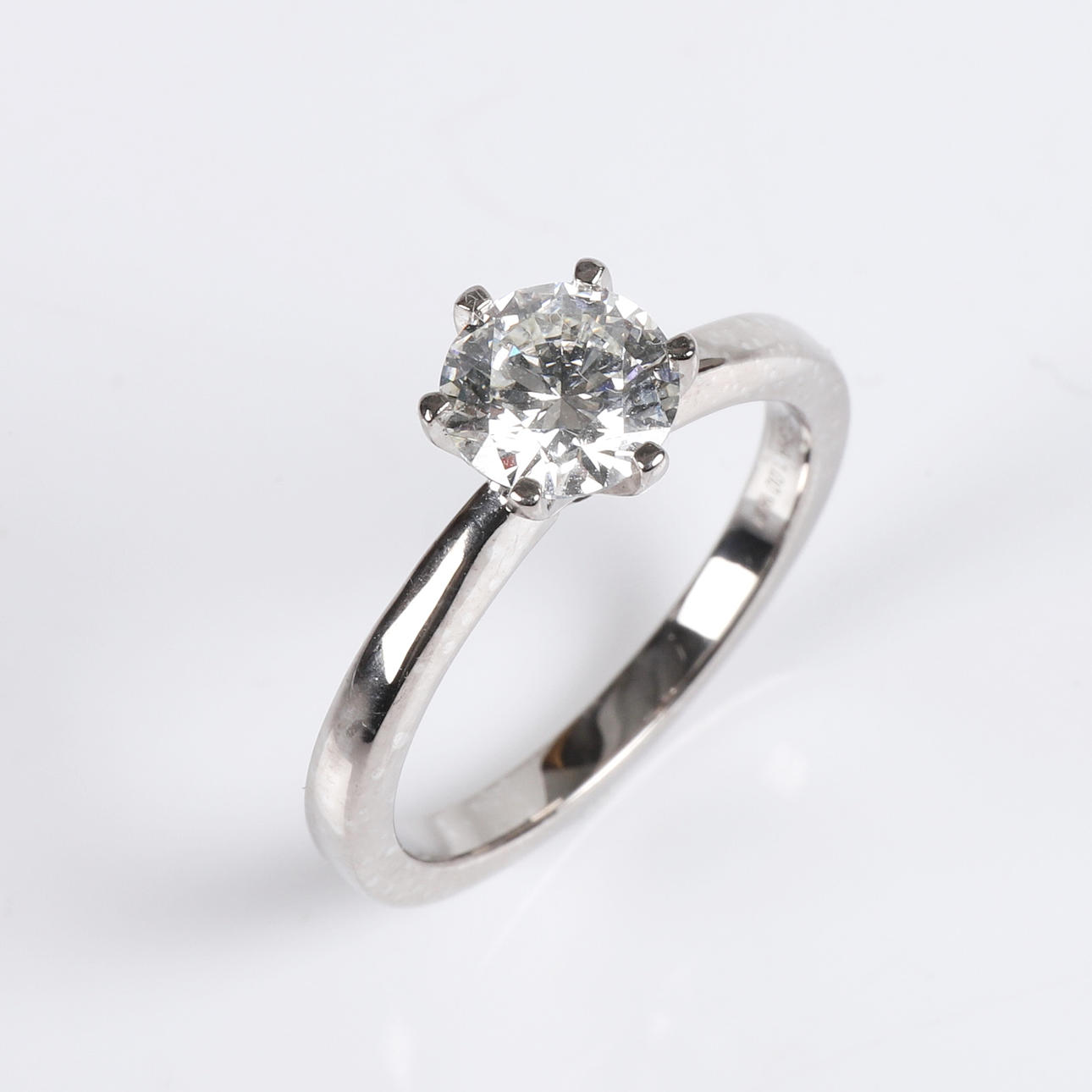 ENSTENSRING, 18K vitguld, 1,01 ct.