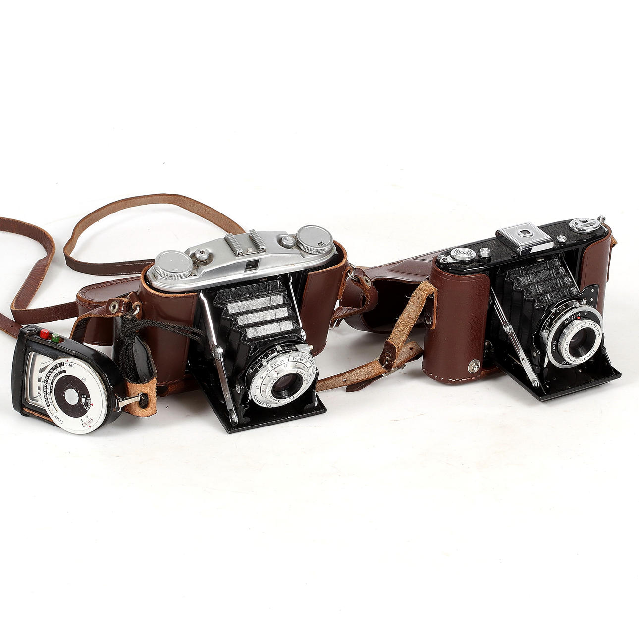 CAMERAS, 2 pcs. so-called bellows cameras, Agfa Isolette with light meter, Zeiss Ikon Nettar 515/16, Germany, 1900s.