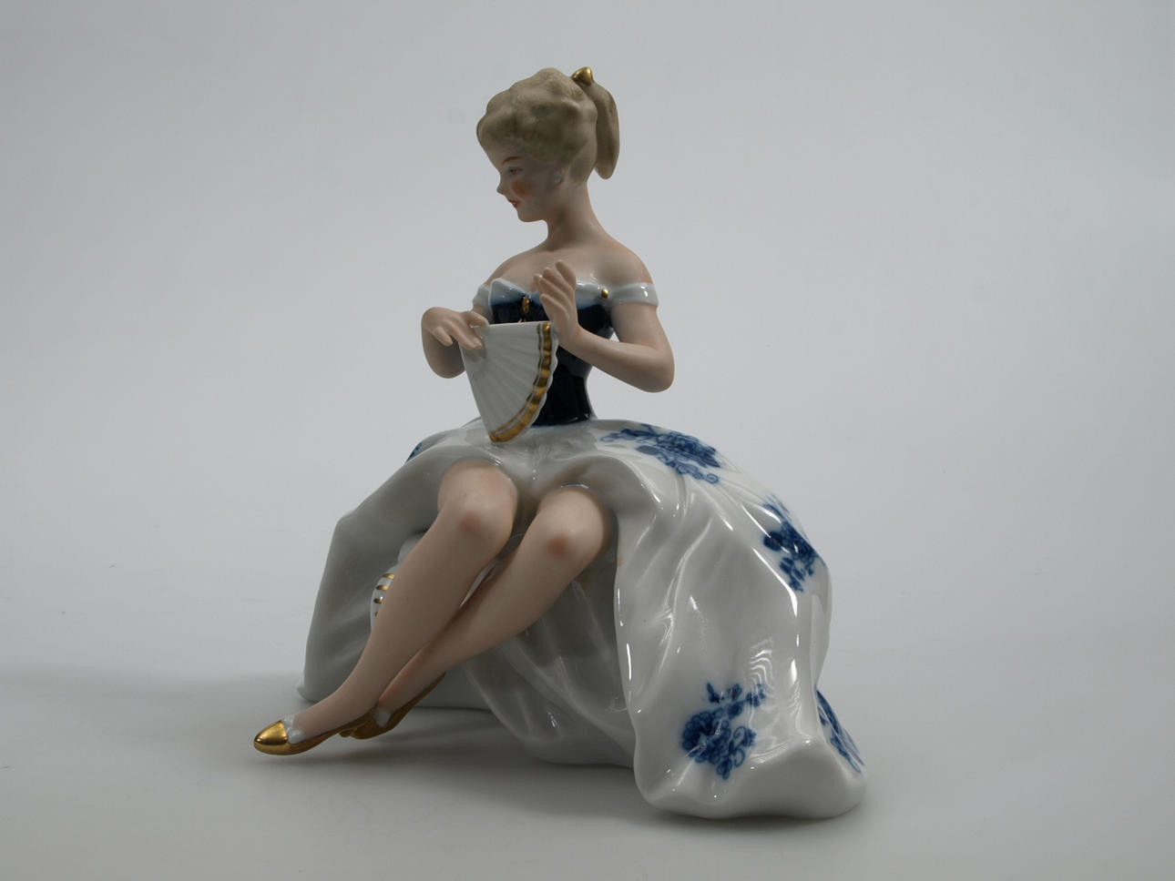 FIGURIN, porslin, Sittande dansös, Wallendorf.