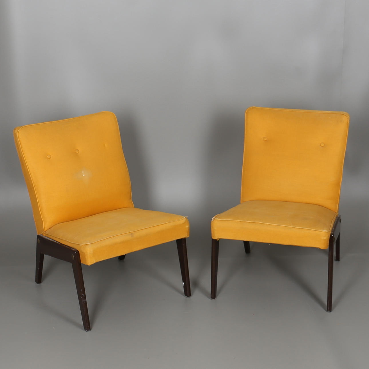 FÅTÖLJER. 1 par. Nordiska Kompaniet Stockholm. 1950-tal. Troligtvis formgiven av Bengt Ruda.