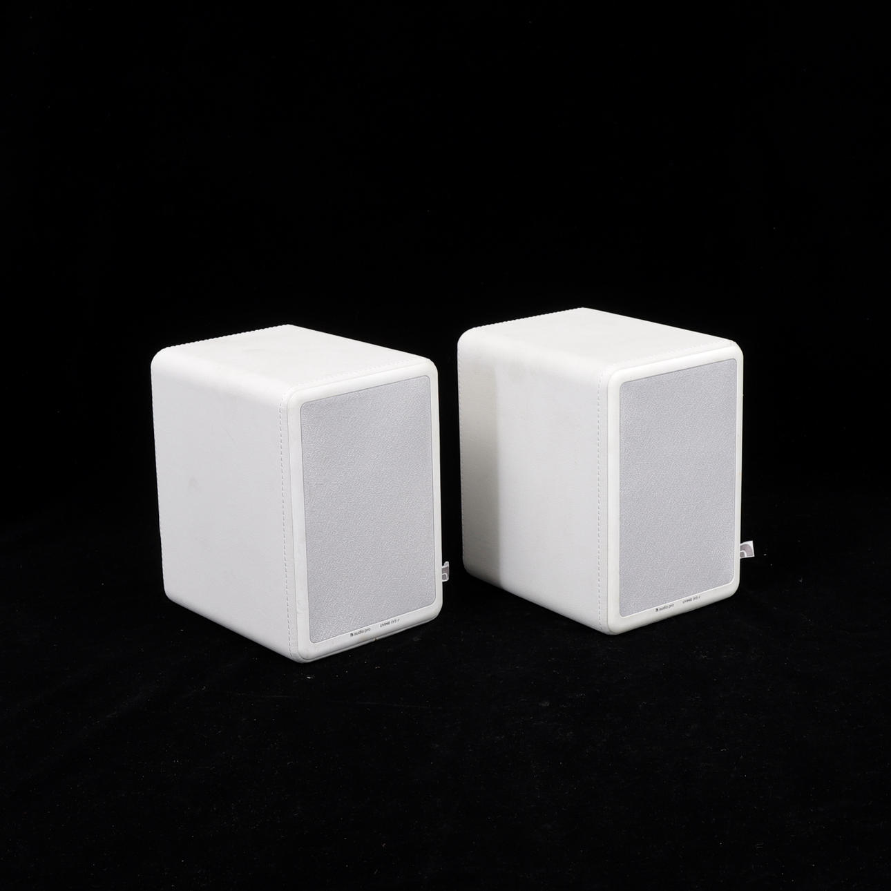 HÖGTALARE, ett par, "Audio Pro Living LV2e".