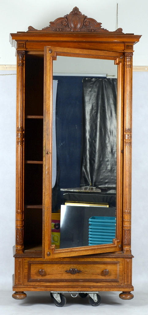 LINNESKÅP, med spegelglas, jugend, 1900-tal.