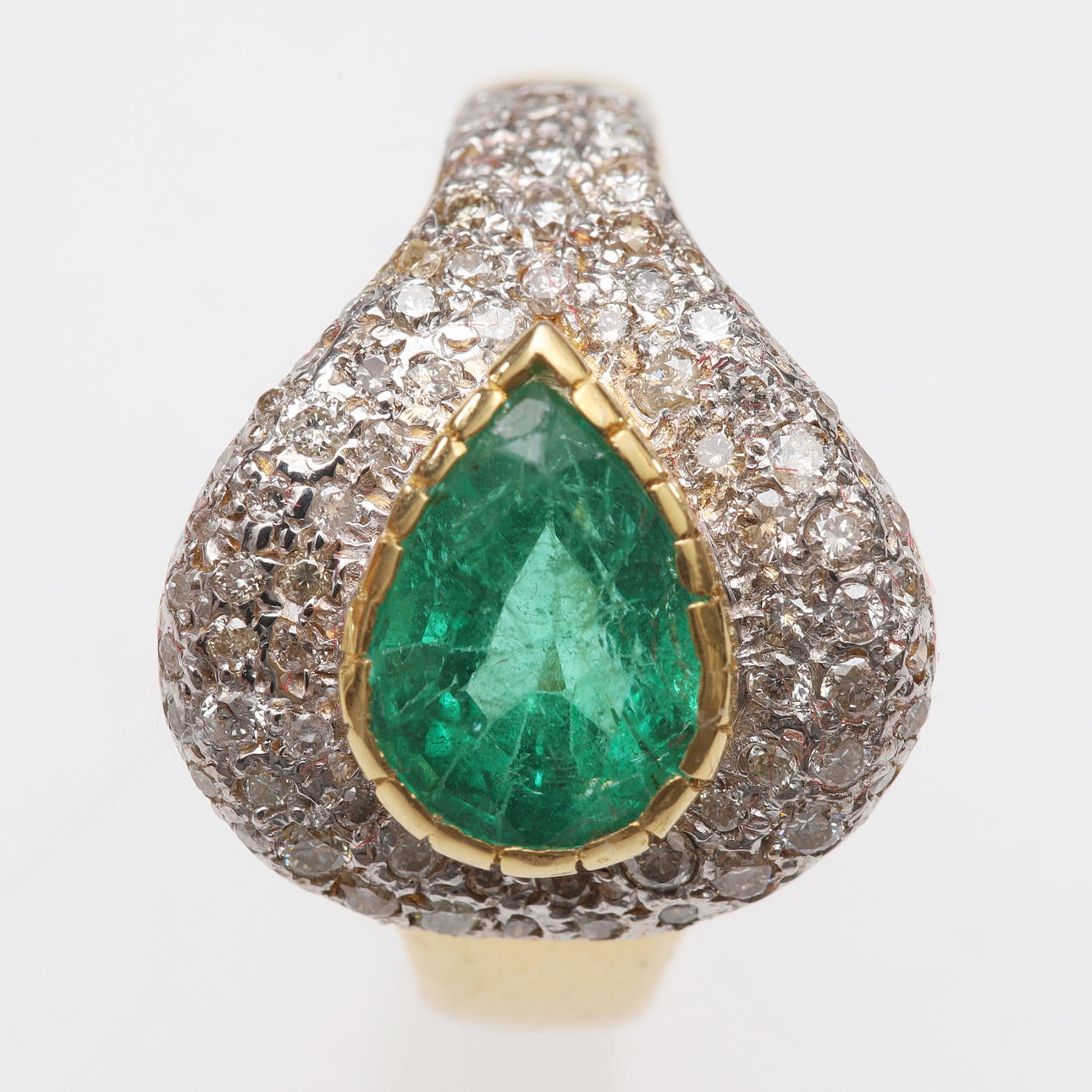 ANILLO, oro de 14k, esmeralda y brillantes, certificado por Amberes.