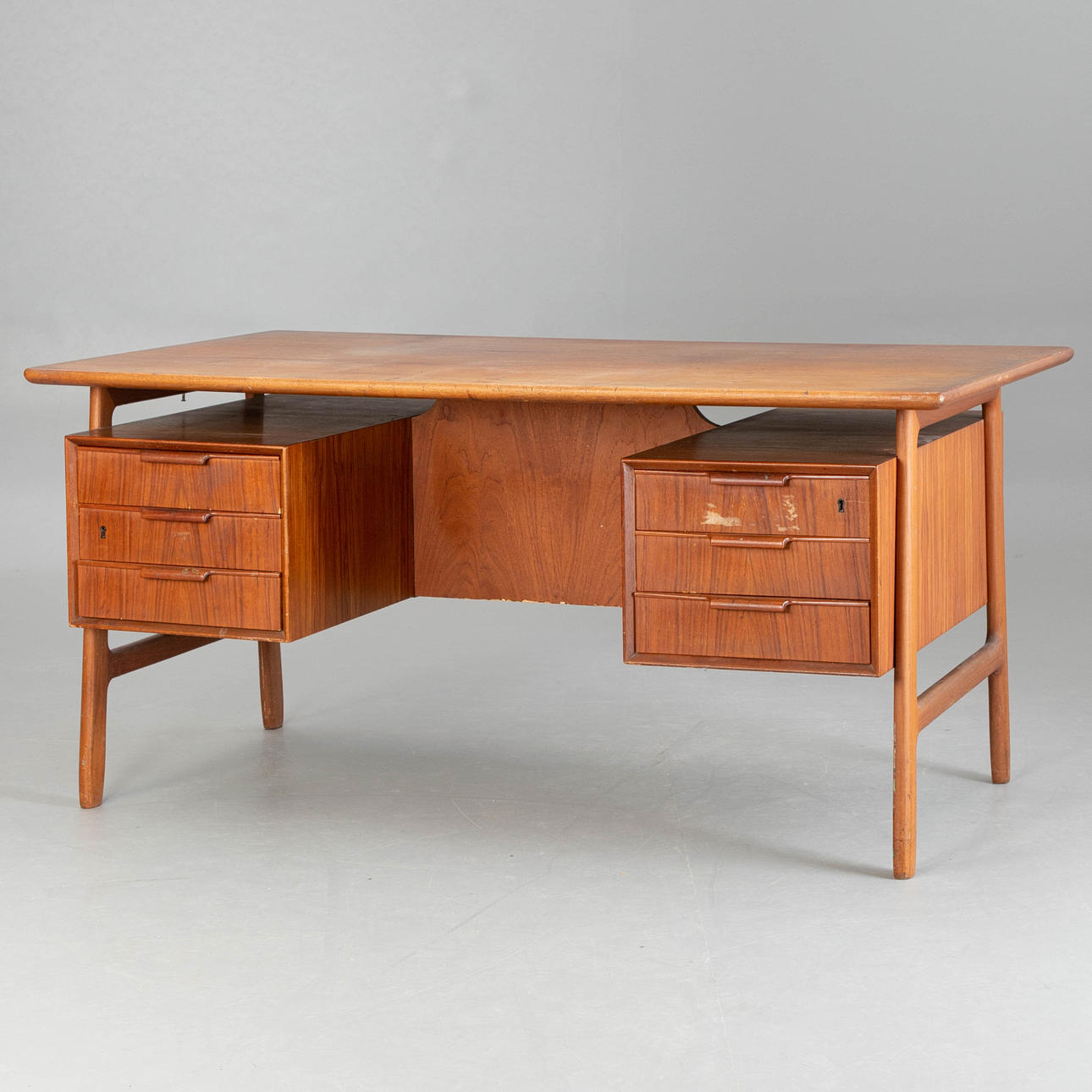 GUNNI OMANN. Omann Jun Möbelfabrik, skrivebord, model 75.